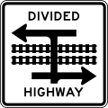 R15-7a Divided highway transit rail crossing (T-intersection)