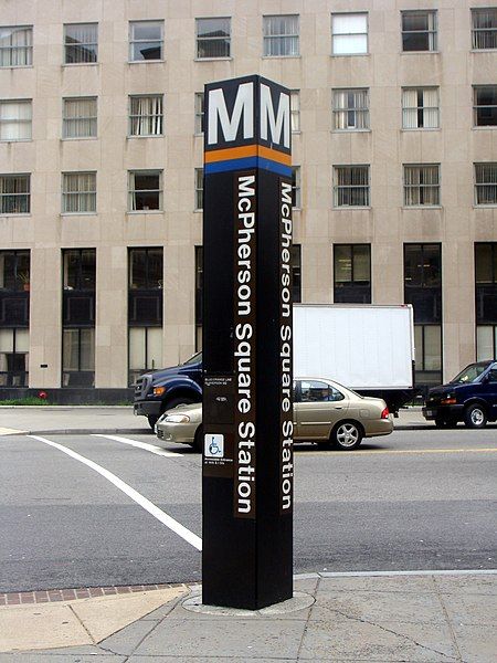 File:McPherson Square pylon.jpg