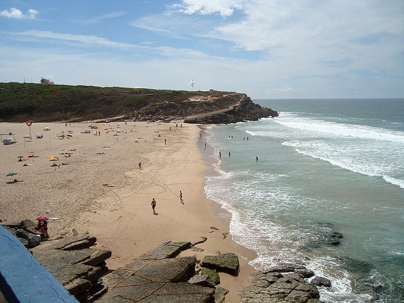 File:Praia das Maçãs.jpg