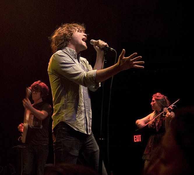 File:RaRaRiot-930-Club.jpg