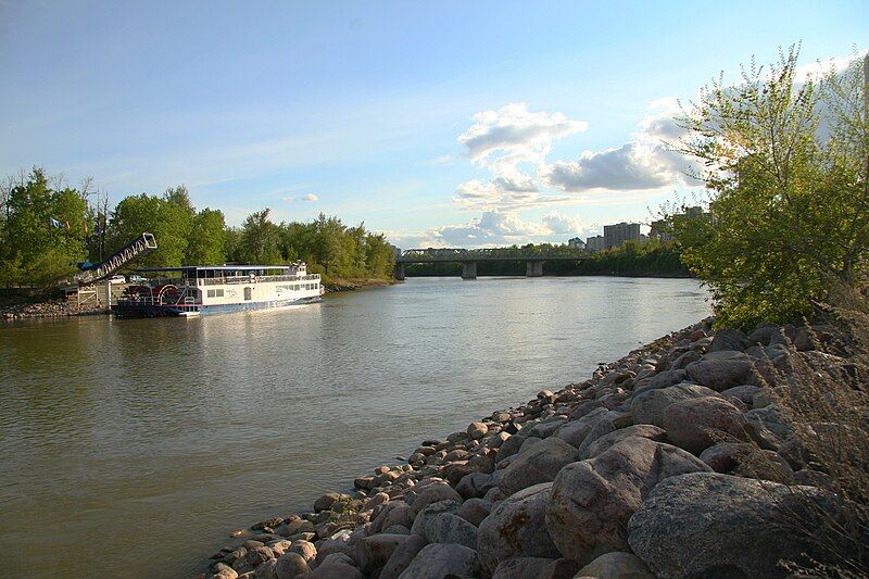 File:Riverboat Edmonton Queen.jpg