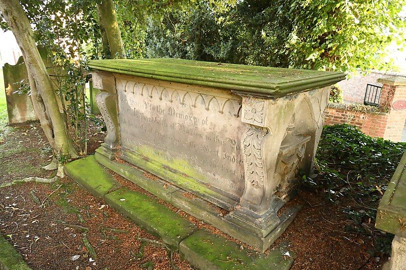 File:SandbachTombchest.jpg