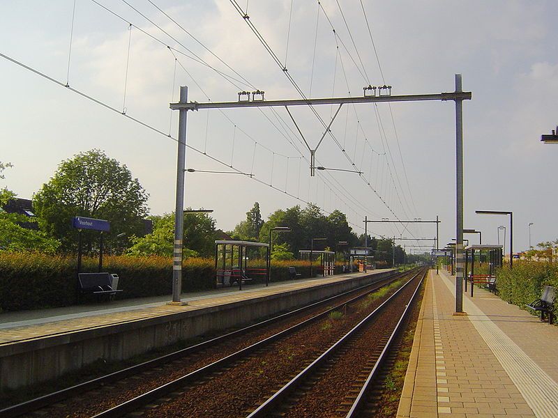 File:Station Voorhout.JPG