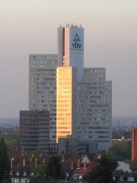 File:TÜV Rheinland, Köln-Poll.jpg