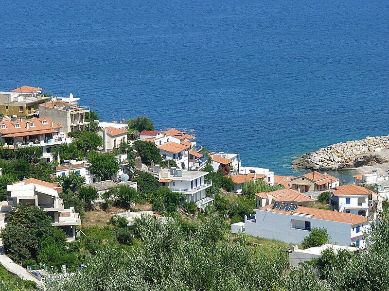 File:Town Hillside.JPG