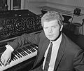 Van Cliburn, classical pianist (Diploma, 1954)[158][159]