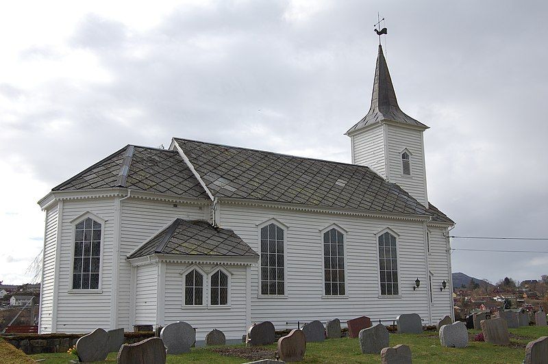 File:Alversund kyrkje A.jpg