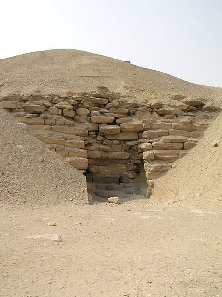 File:AmenemhetPyramidEntrance.jpg