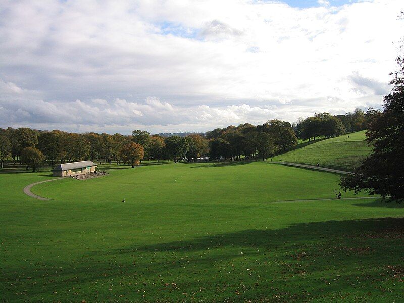 File:Arena Roundhay 07.JPG