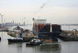 Gladstone Lock, arrival Atlantic Container Line vessel (2015)