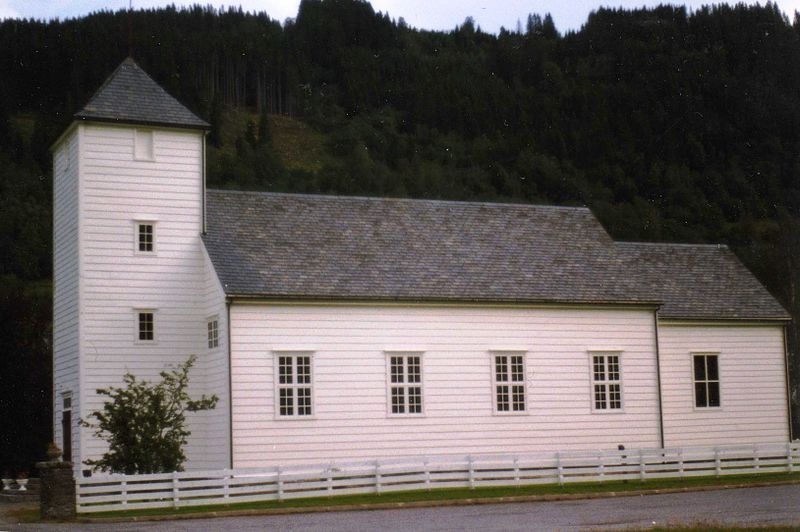 File:Bygstad kyrkje001.jpg