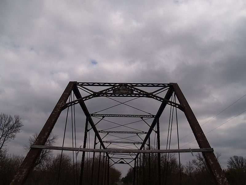 File:Caledonia Bridge 4.jpg