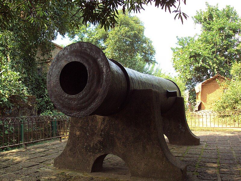 File:Dalmadal Cannon, Bishnupur.JPG