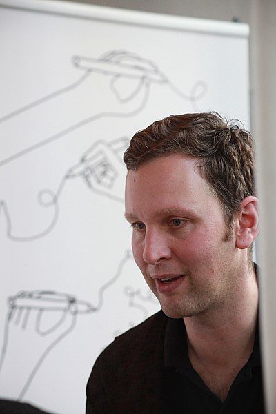 File:David Shrigley.jpg