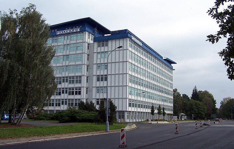 File:Foxconn Pardubice.JPG