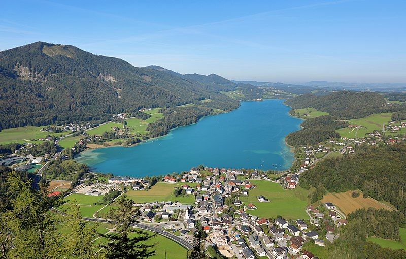 File:Fuschlsee - Ostsüdostansicht.JPG