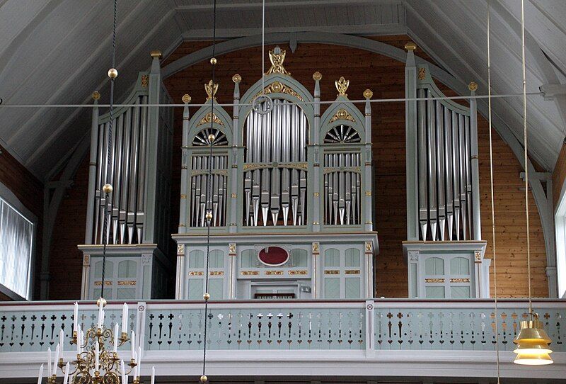 File:Gravdal-Buksnes-Stabkirche-44-Orgel-2019-gje.jpg