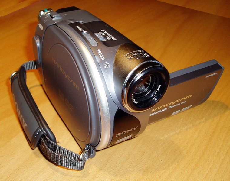 File:Handycam-dvd.JPG