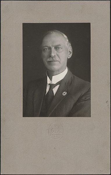 File:Herbert Payne 1920.jpg