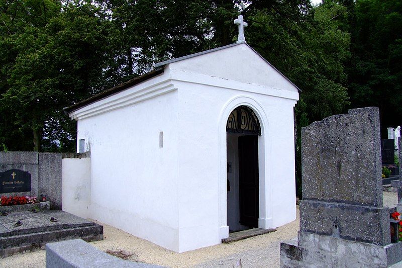 File:Karnabrunn Friedhofkapelle.jpg