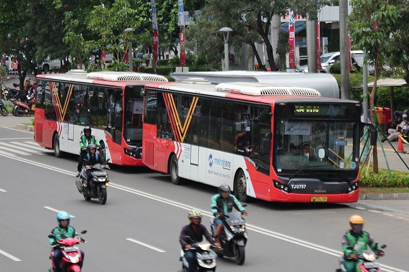 File:Metrotrans at Senayan.jpg