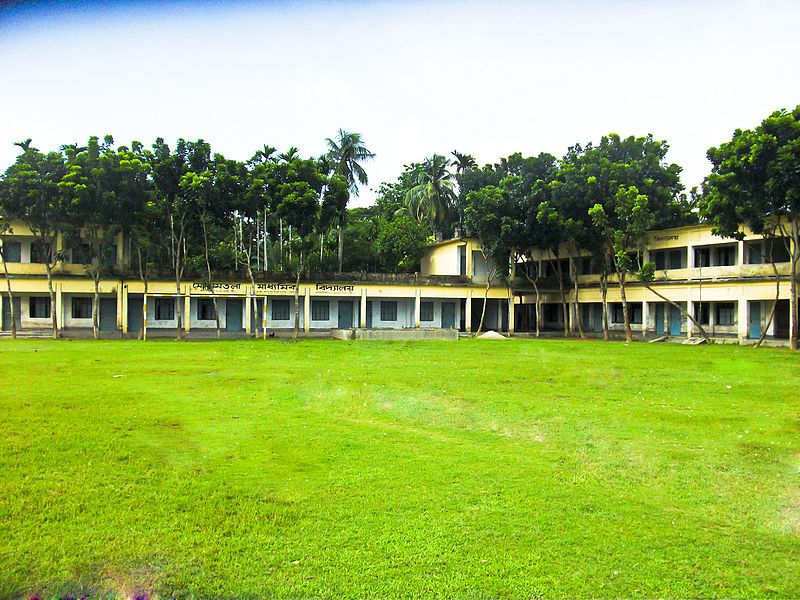 File:Mokamtala Secondary School.jpg