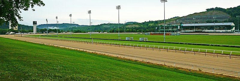 File:Mountaineer Park backstretches.jpg