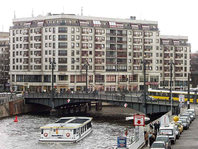 File:Plattenbau-Berlin-Friedrich.jpg