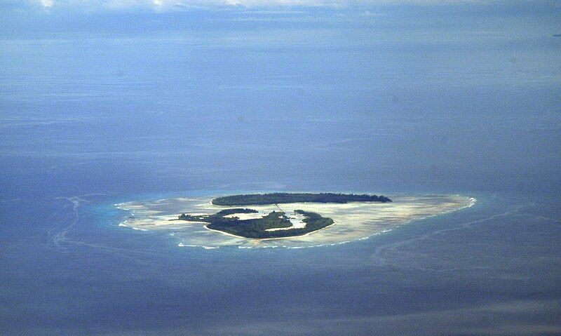 File:Poivre Atoll.jpg