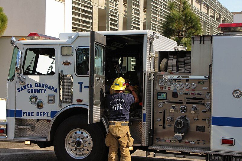 File:SantaBarbaraCountyFireTruck11Cab.jpg