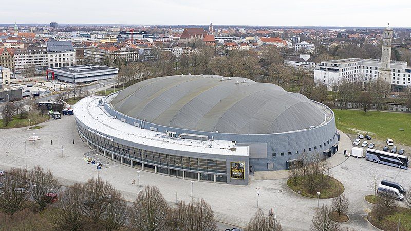 File:Volkswagen halle braunschweig.jpg