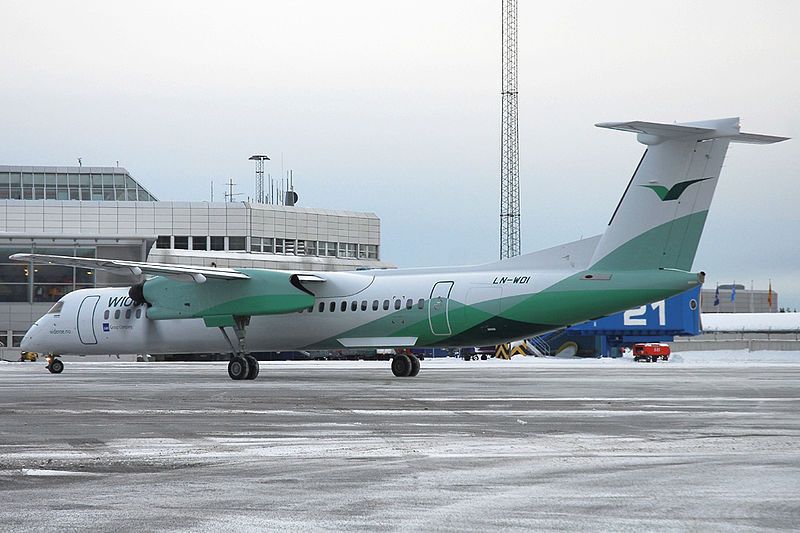 File:Wideroee Dash 8-400.jpg