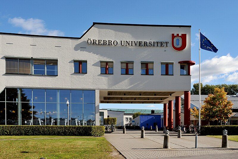 File:Örebro universitet 2013.jpg