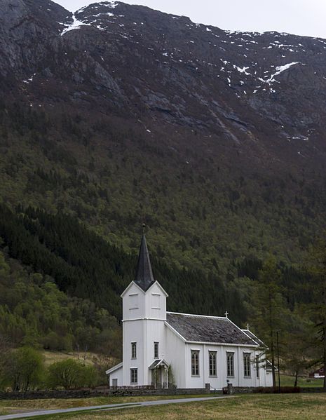 File:Øksendal kirke 2013.jpg