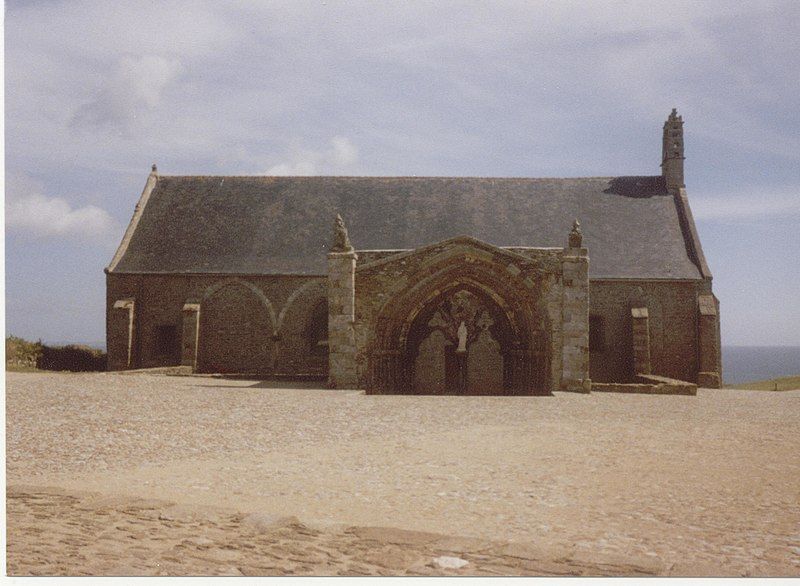 File:Abbaye Saint Mathieu.jpg