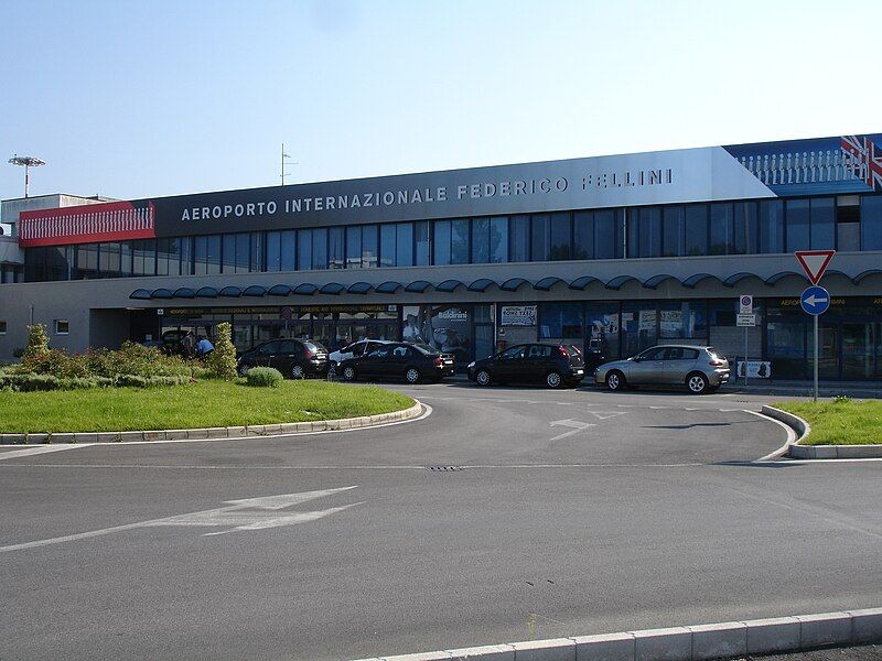 File:Aeroporto Rimini-Miramare.jpg