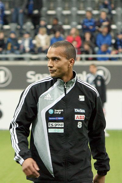 File:Alex Valencia 01.JPG