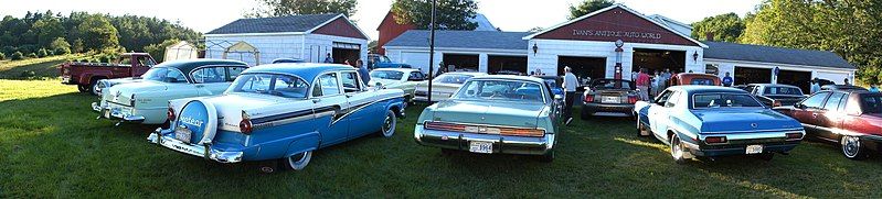 File:Car club gathering.jpg