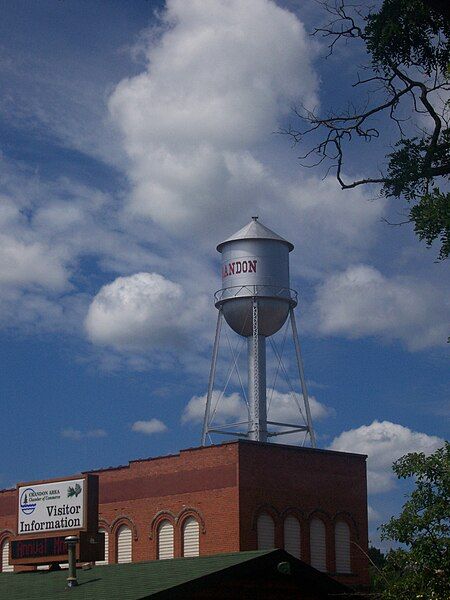 File:CrandonWisconsinWaterTowerUS8WIS32WIS55.jpg