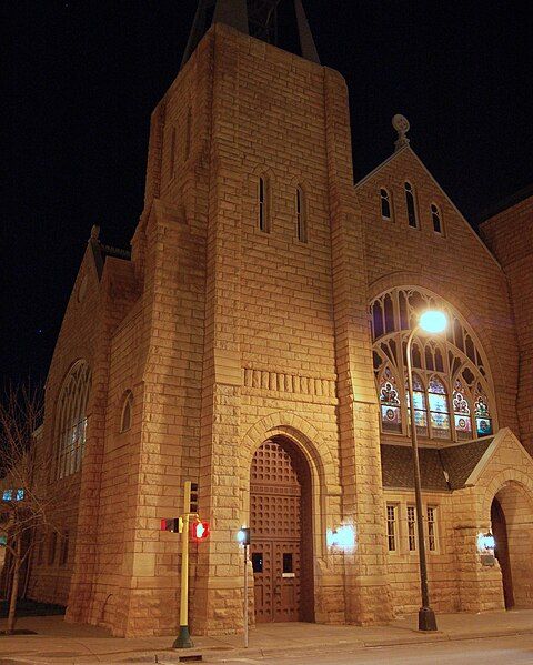 File:First Baptist Church-Minneapolis-20070404.jpg