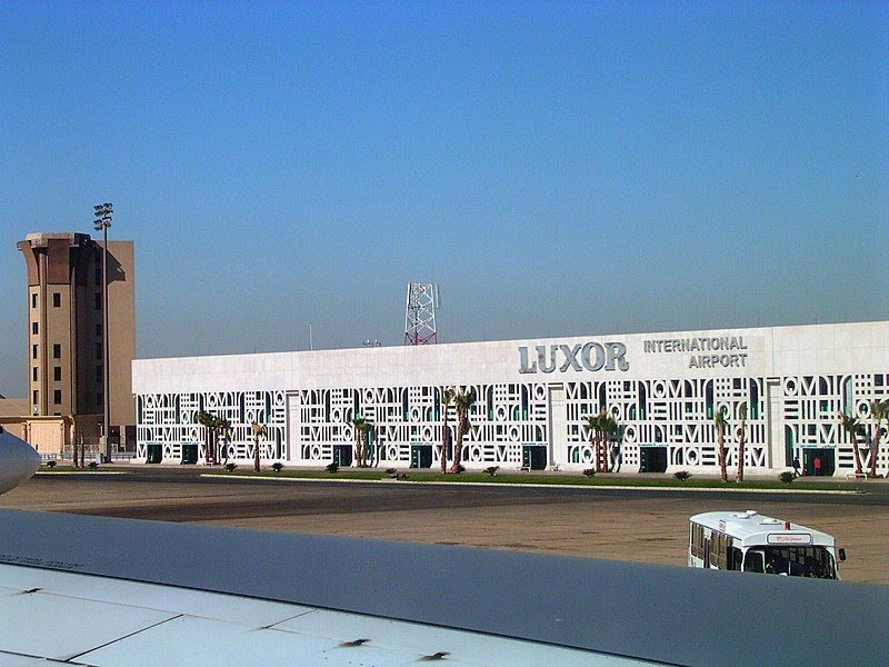 File:Luxor International.JPG