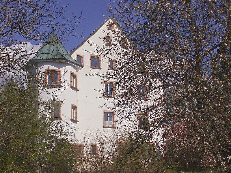 File:Schloss Steinen 2015.jpg