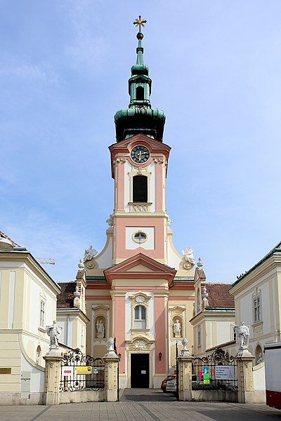 File:Schwechat - Kirche.JPG