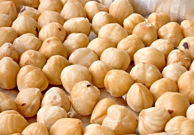 File:SmokedHazelnuts (8364526026).jpg