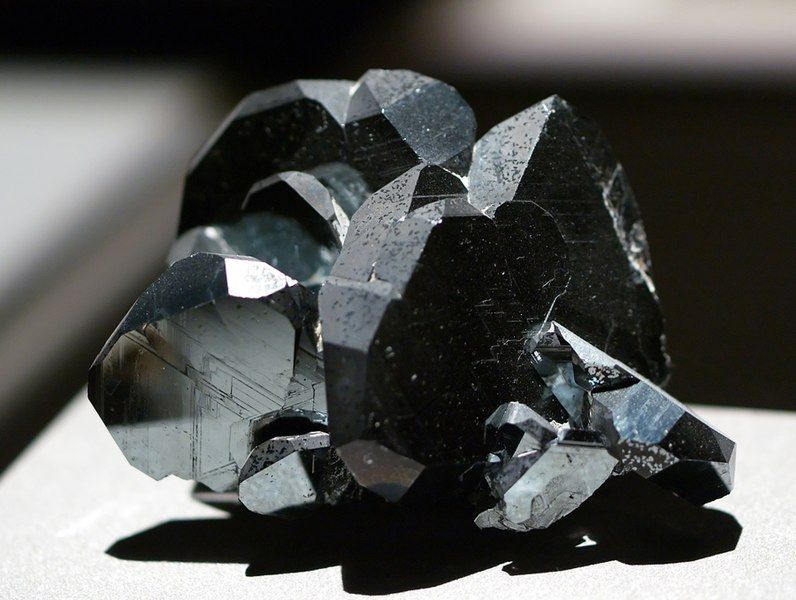 File:WLA hmns Hematite.jpg