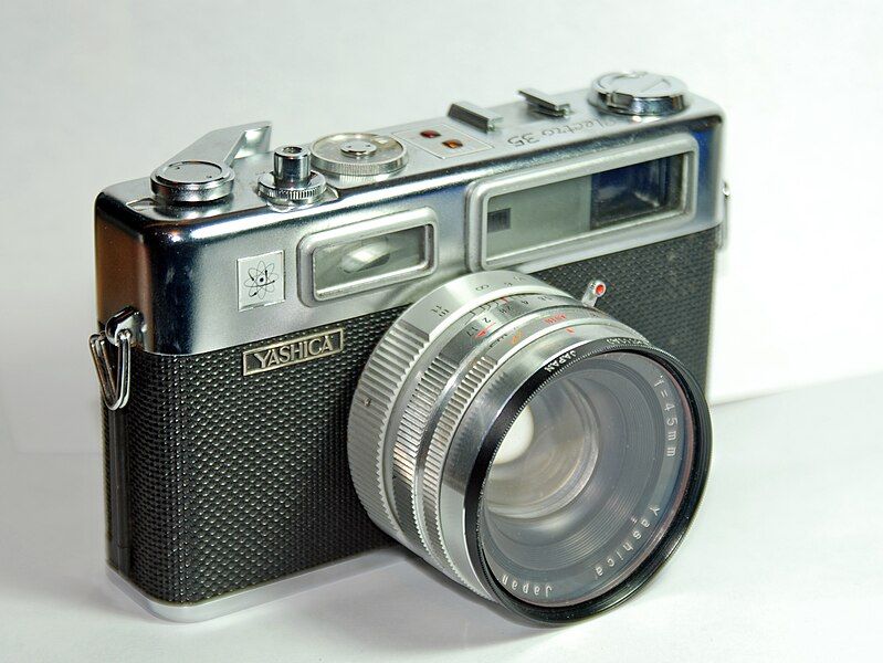 File:Yashica Electro 35.JPG