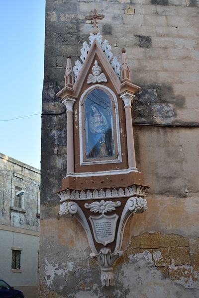 File:Żurrieq Nice niche.jpg