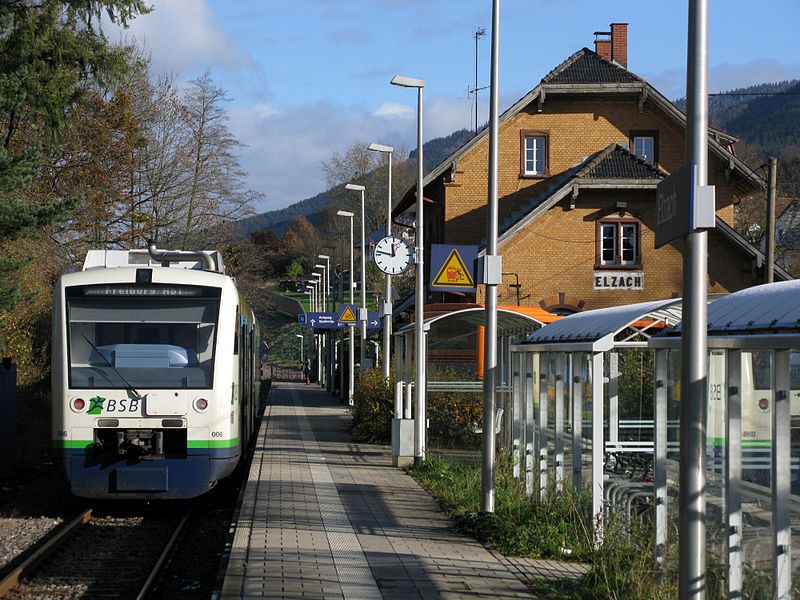 File:Bahnhof Elzach (1).jpg