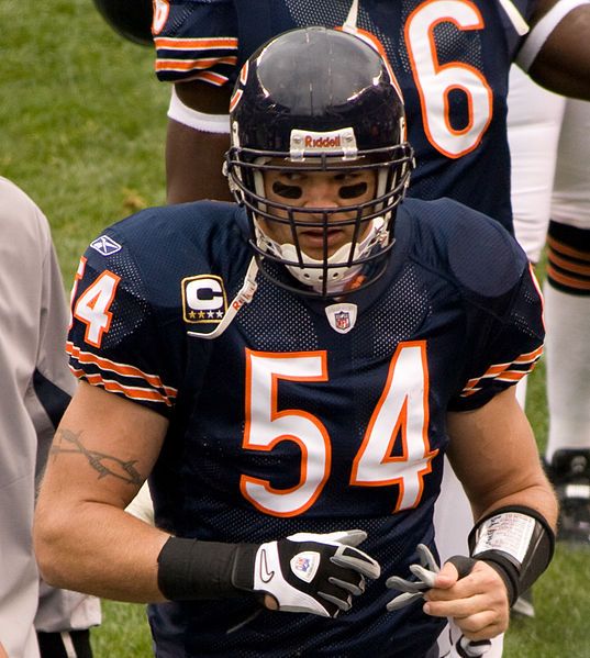 File:Brian Urlacher crop2.jpg