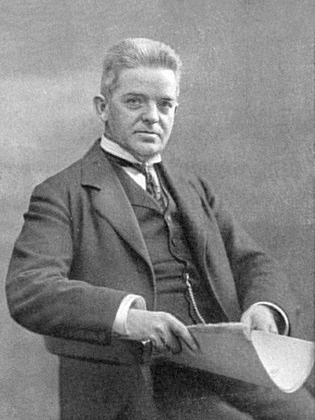 File:Carl Nielsen 1917.jpg